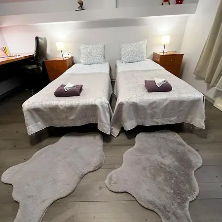 Elegant 5 Bedr With Sauna In The Centre, Near Viru And Old Town, With Private Parking * Tallinn