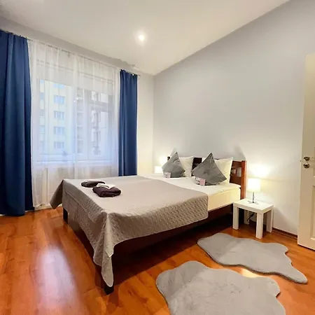 Elegant 5 Bedr With Sauna In The Centre, Near Viru And Old Town, With Private Parking *