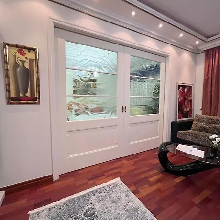 Elegant 5 Bedr With Sauna In The Centre, Near Viru And Old Town, With Private Parking Tallinn