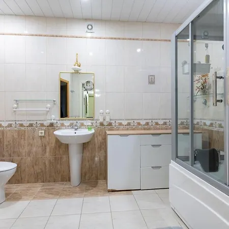 Elegant 5 Bedr With Sauna In The Centre, Near Viru And Old Town, With Private Parking Lägenhet *