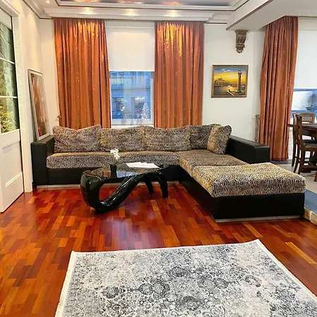 Elegant 5 Bedr With Sauna In The Centre, Near Viru And Old Town, With Private Parking Apartment Tallinn