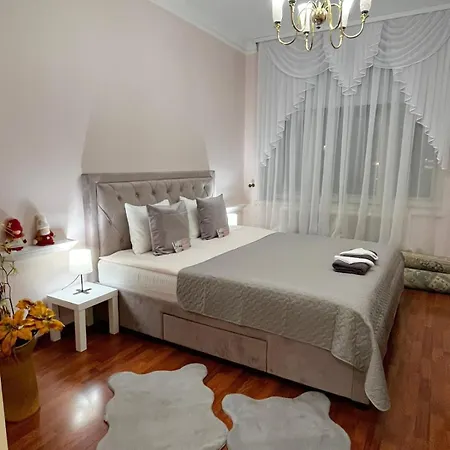 Elegant 5 Bedr With Sauna In The Centre, Near Viru And Old Town, With Private Parking Appartement