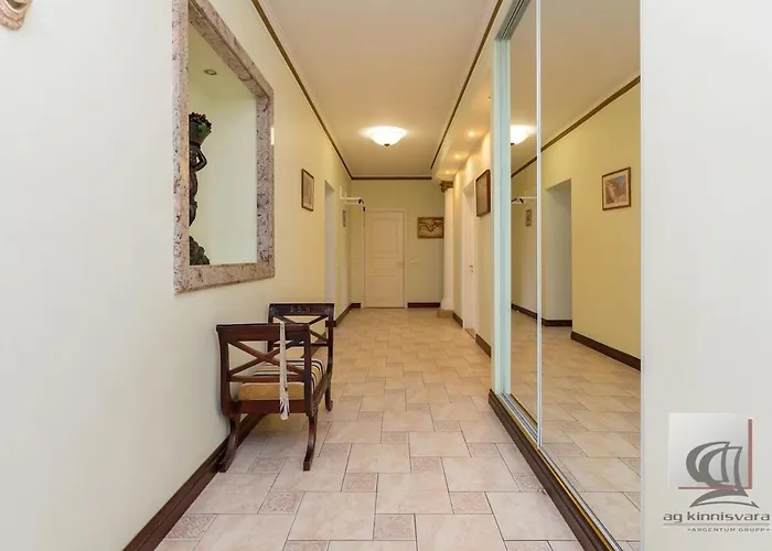 Elegant 5 Bedr With Sauna In The Centre, Near Viru And Old Town, With Private Parking Apartment Tallinn