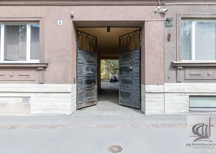 Elegant 5 Bedr With Sauna In The Centre, Near Viru And Old Town, With Private Parking *