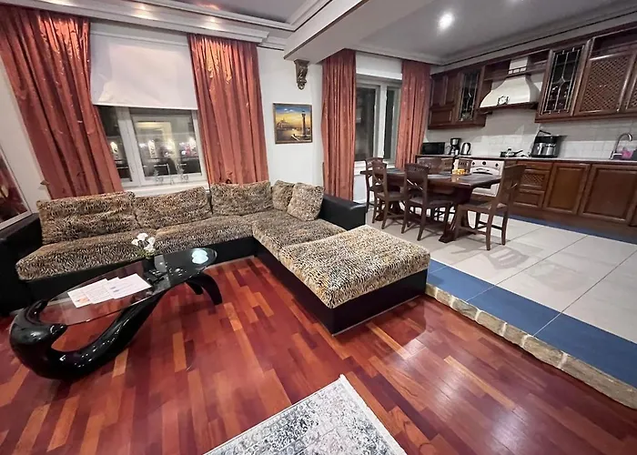 Elegant 5 Bedr With Sauna In The Centre, Near Viru And Old Town, With Private Parking شقة تالين