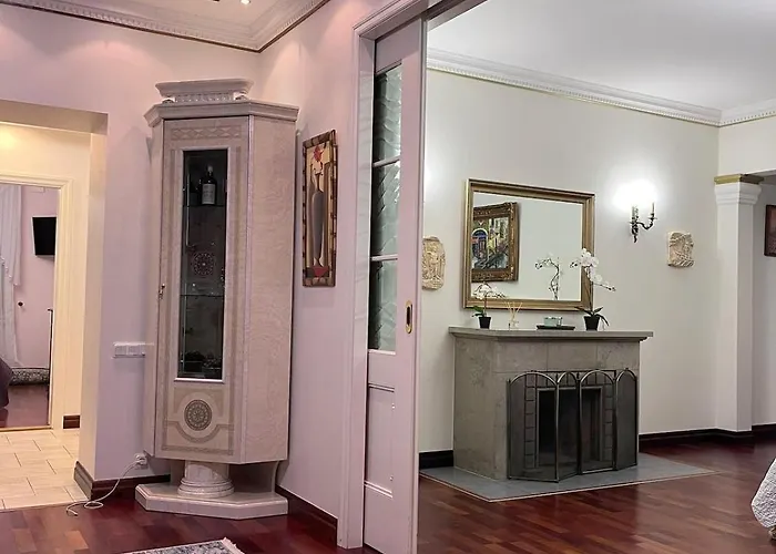 Elegant 5 Bedr With Sauna In The Centre, Near Viru And Old Town, With Private Parking