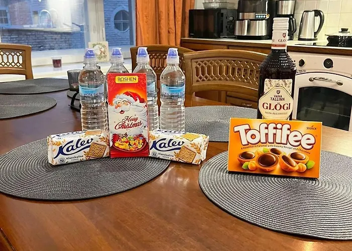 Elegant 5 Bedr With Sauna In The Centre, Near Viru And Old Town, With Private Parking تالين