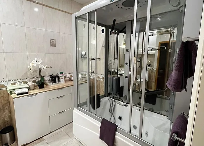 Elegant 5 Bedr With Sauna In The Centre, Near Viru And Old Town, With Private Parking