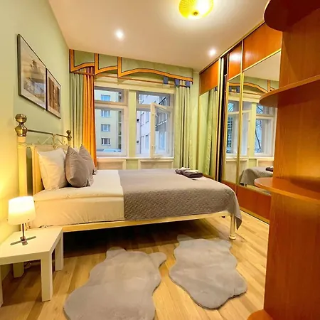 Lejlighed Elegant 5 Bedr With Sauna In The Centre, Near Viru And Old Town, With Private Parking *
