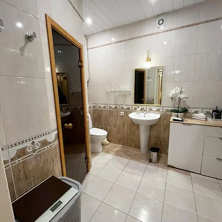 Lejlighed Elegant 5 Bedr With Sauna In The Centre, Near Viru And Old Town, With Private Parking