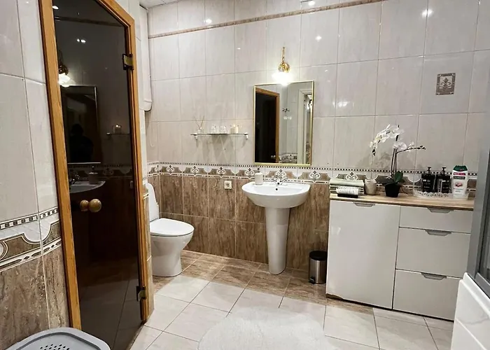 Apartment Elegant 5 Bedr With Sauna In The Centre, Near Viru And Old Town, With Private Parking Tallinn