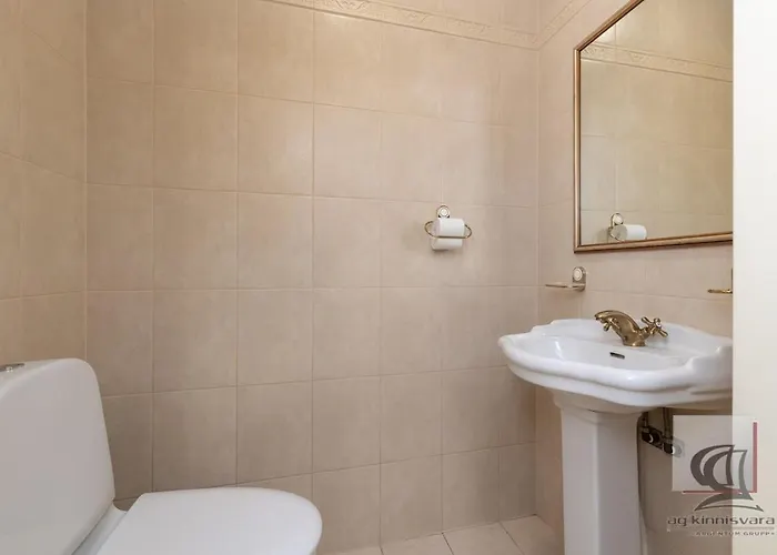 Elegant 5 Bedr With Sauna In The Centre, Near Viru And Old Town, With Private Parking * Tallinn