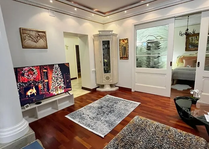 Elegant 5 Bedr With Sauna In The Centre, Near Viru And Old Town, With Private Parking