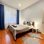 Elegant 5 Bedr With Sauna In The Centre, Near Viru And Old Town, With Private Parking *